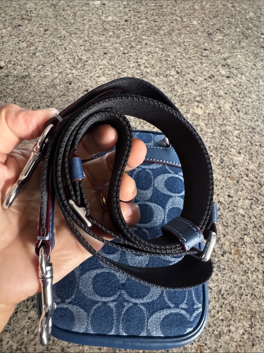💙Coach Blue 💙😎Denim Signature Crossbody Organizer with Tan Tag - Picture 10 of 17